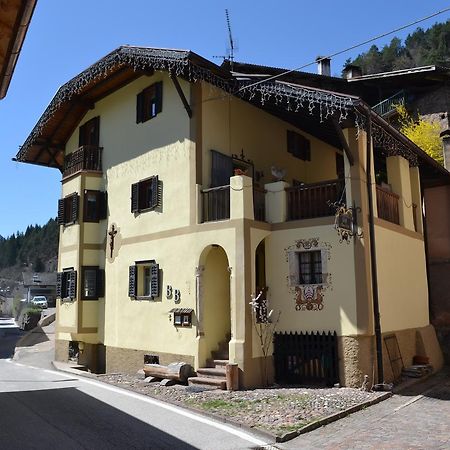 B&B La Tana Dell'Orso - Die Baerenhoehle Castello-Molina di Fiemme Exteriör bild