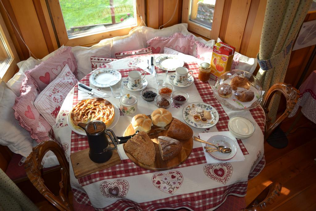 B&B La Tana Dell'Orso - Die Baerenhoehle Castello-Molina di Fiemme Exteriör bild